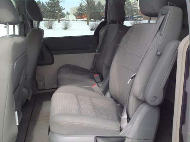 Chrysler Town and Country 2008 photo 13